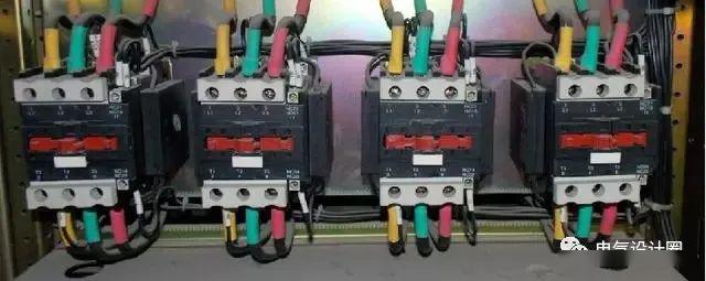 配電室中有哪些類型的低壓配電柜電壓？配電柜主要內(nèi)部組件是什么？