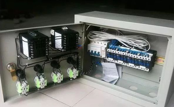 配電箱在技術(shù)要求中:如何定義左門或右門？圖紙示例